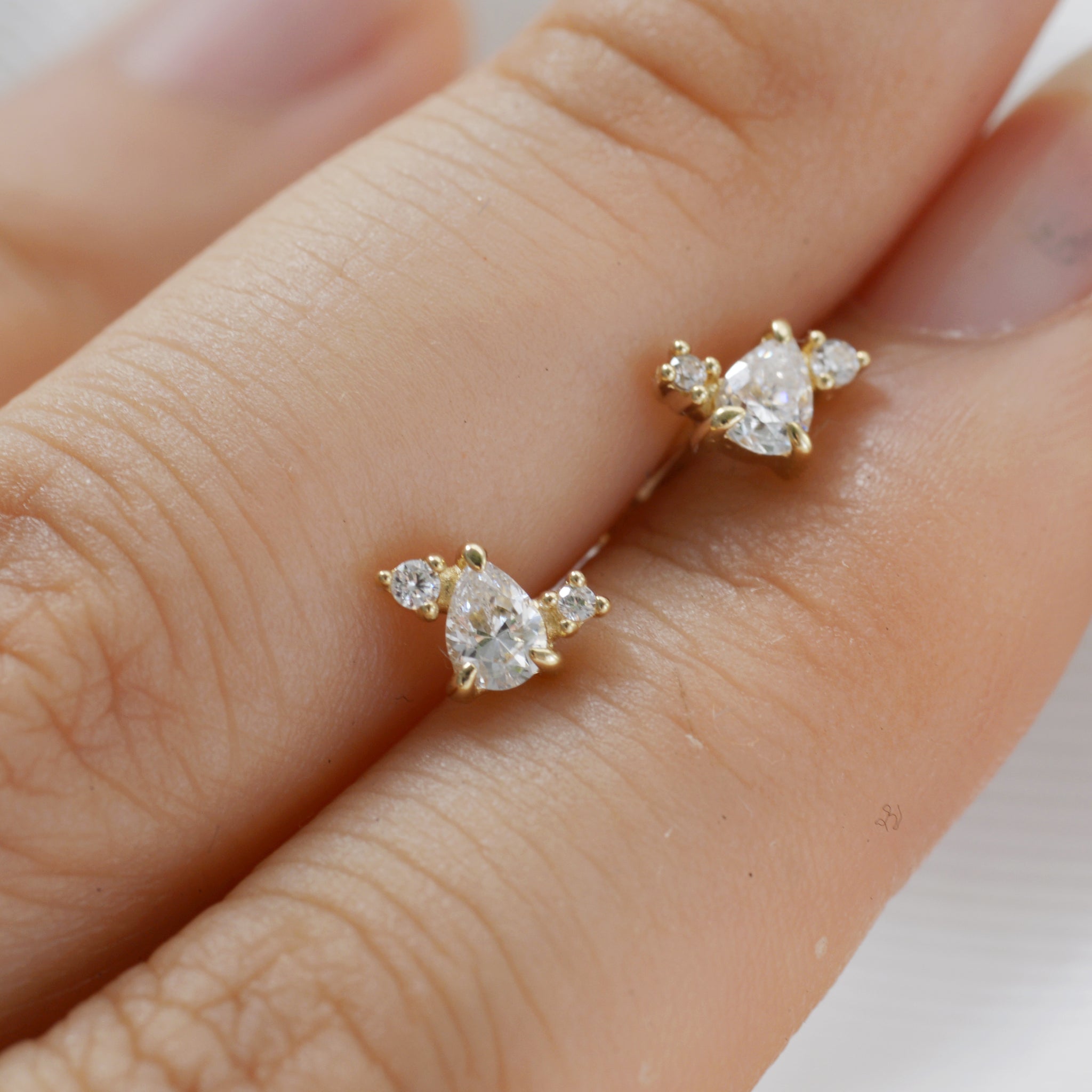 Teardrop cluster Piercing (single) - 14K/ 18K Gold