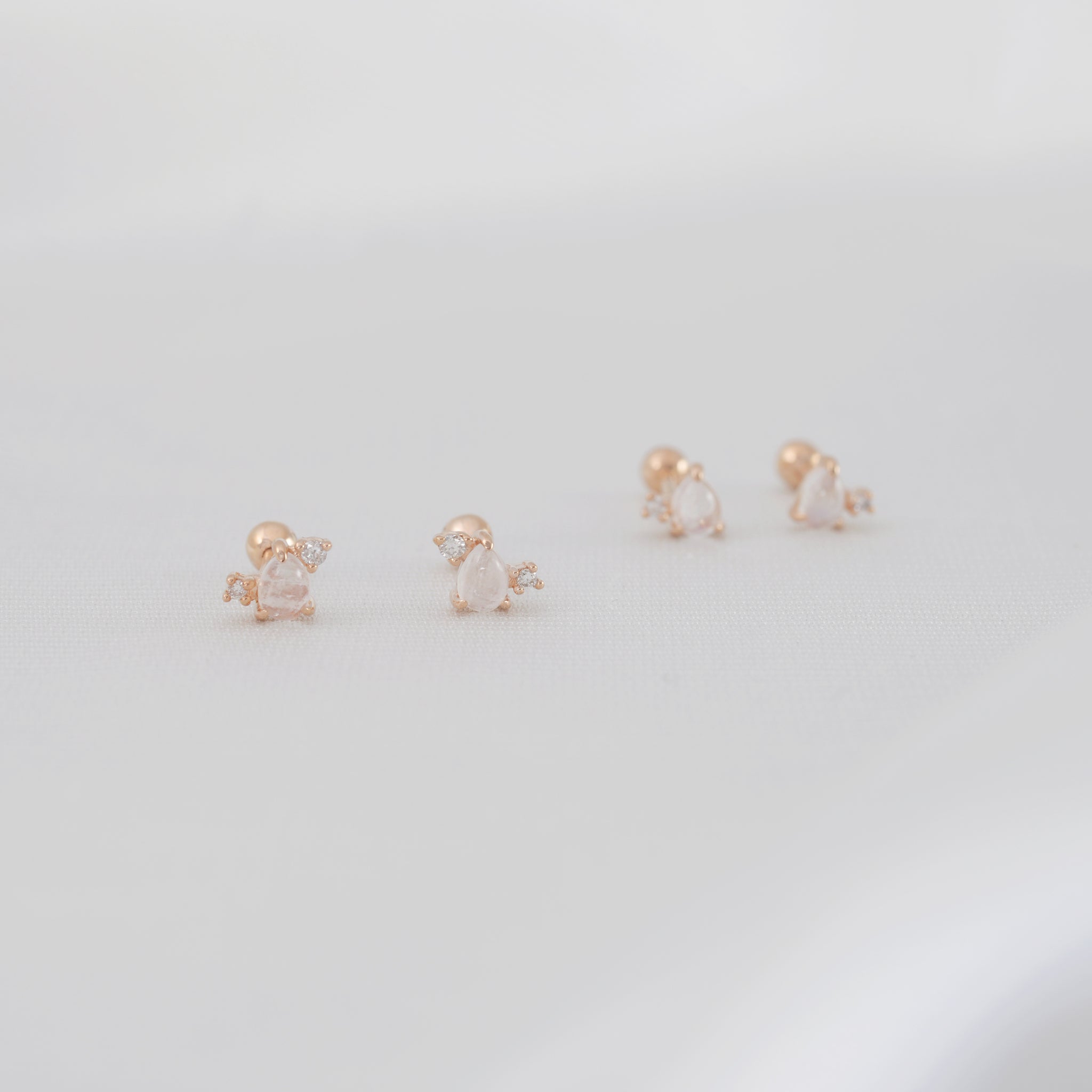 Teardrop cluster Piercing (single) - 14K/ 18K Gold