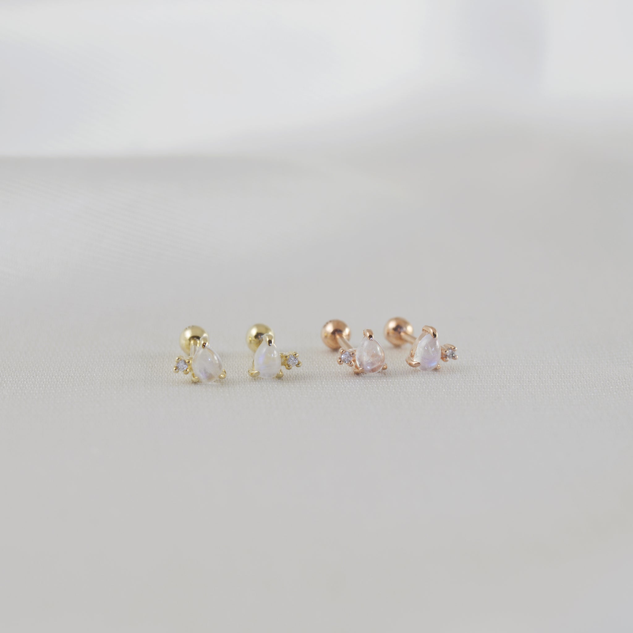 Teardrop cluster Piercing (single) - 14K/ 18K Gold