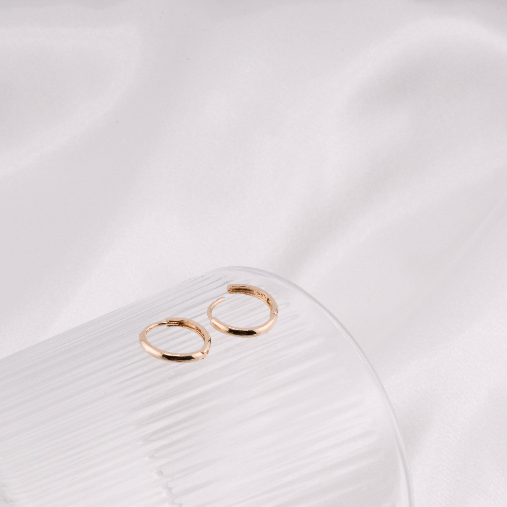 Boss plain round sleeper Earring (medium bold) - 14K/ 18K Gold