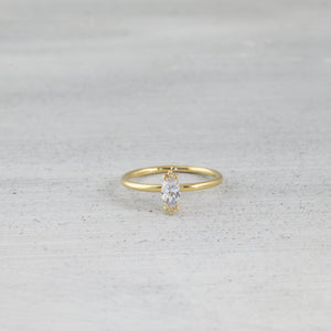 Vertical marquise solitaire Ring - 14K/ 18K Gold
