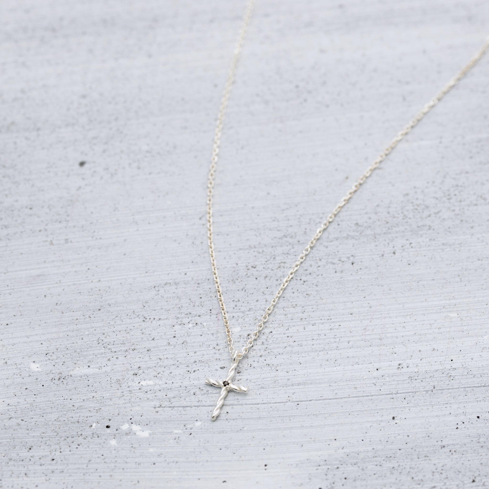 Twisted cross Necklace - Silver