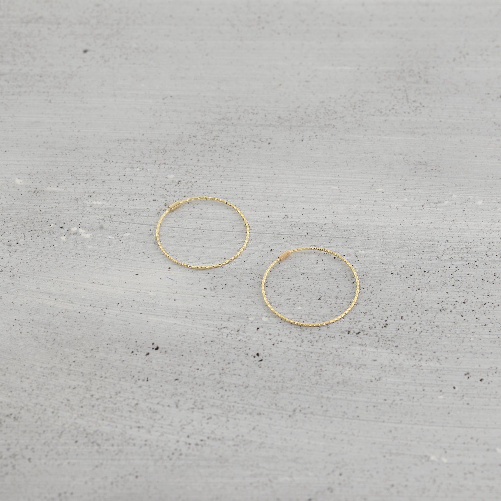 Textured wire sleeper Earring (single) - 14K/ 18K Gold